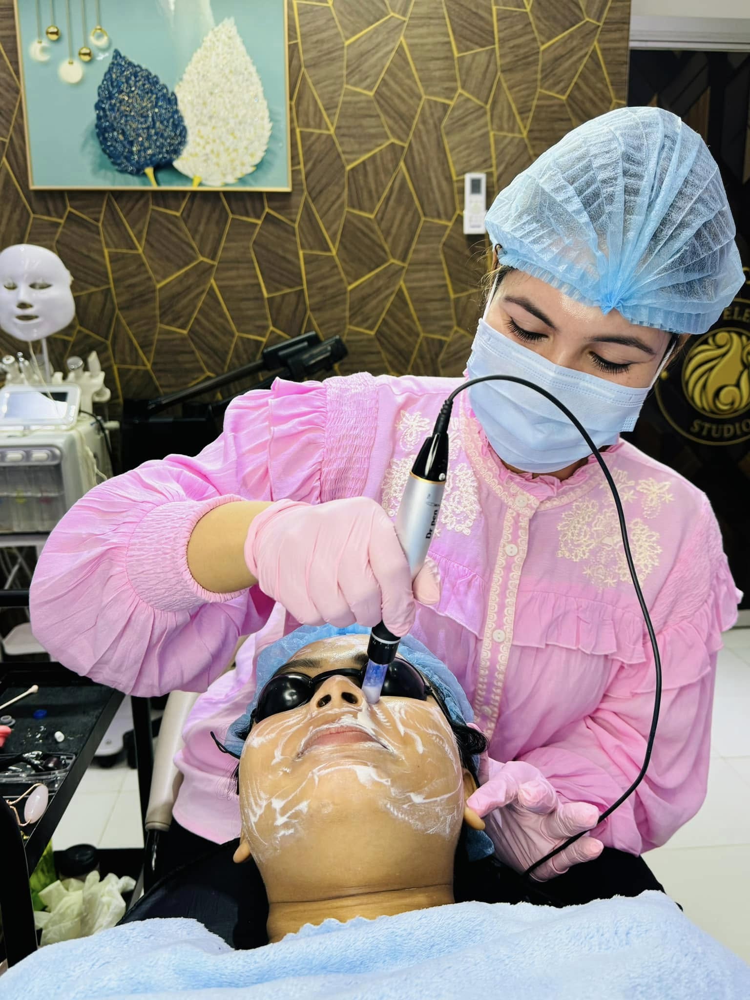 Professional Hydra facial treatment session at Secret Elegance Studio